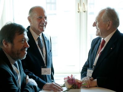 Am 13. Februar 2015 empfing Sektionschef Manfred Matzka in Vertretung des Bundeskanzlers die Teilnehmerinnen und Teilnehmer der 43. Pr&auml;sidentenkonferenz der Europ&auml;ischen Anwaltsorganisationen zu einem Empfang im Bundeskanzleramt.