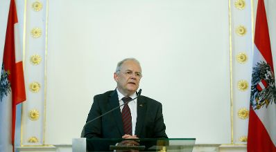 Am 9. Juni 2015 fand im Bundeskanzleramt die Ausstellungser&ouml;ffnung &quot;Idee Europa - 200 Jahre Wiener Kongress&quot; statt. Im Bild Sektionschef Manfred Matzka.