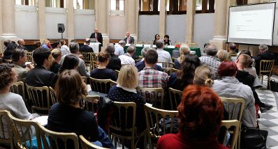 Am 2. Mai 2016 fand eine &ouml;ffentliche Sitzung der Bioethikkommission zum Thema &quot;Von Mensch und Maschine: Roboter in der Pflege&quot; statt.