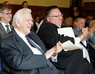 Am 3. Mai 2016 &uuml;berreichte Ministerialrat Reinhold Hohengartner (r.) das Goldene Ehrenzeichen f&uuml;r Verdienste um die Republik &Ouml;sterreich an Josef Keler (l.).