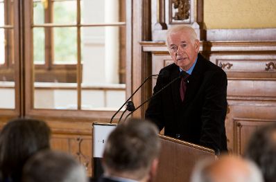 Am 10. Oktober 2016 &uuml;berreichte Ministerialrat Reinhold Hohengartner das Goldene Ehrenzeichen f&uuml;r Verdienste um die Republik &Ouml;sterreich an Karl Heinz Stradal und die Urkunde, mit der Andreas Pittler der Berufstitel Professor verliehen wurde. Im Bild Laudator f&uuml;r Andreas Pittler, Wolfgang Neugebauer.