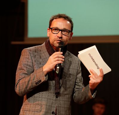 Am 1. Dezember 2016 fand die &Uuml;berreichung der outstanding artist awards 2016 im Radio Kulturhaus statt.