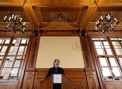 Am 5. Dezember 2016 &uuml;berreichte Ministerialrat Reinhold Hohengartner das Goldene Ehrenzeichen f&uuml;r Verdienste um die Republik &Ouml;sterreich an Ursi F&uuml;rtler und an Victoria Trauttmansdorff-Sprenger. Im Bild der Laudator Gerald Bast.