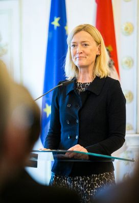 Am 1. Februar 2017 &uuml;berreichte Reinhold Hohengartner das Goldene Ehrenzeichen f&uuml;r Verdienste um die Republik &Ouml;sterreich an Maria Bernklau. Im Bild die Laudatorin Johanna Rachinger.