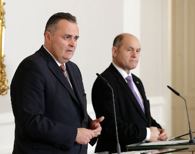 Am 28. Februar 2017 fand das Medienbriefing &uuml;ber die Regierungssitzung statt. Im Bild Verteidigungsminister Hans Peter Doskozil (l.) und Innenminister Wolfgang Sobotka (r.).