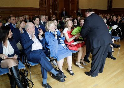 Am 5. Mai 2017 &uuml;berreichte Reinhold Hohengartner das &Ouml;sterreichische Ehrenkreuz f&uuml;r Wissenschaft und Kunst an Michael Lessky.
