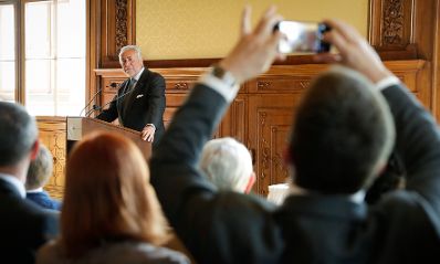 Am 8. Mai 2017 &uuml;berreichte Reinhold Hohengartner das Goldene Ehrenzeichen f&uuml;r Verdienste um die Republik &Ouml;sterreich an Gerhard Ederndorfer (im Bild).