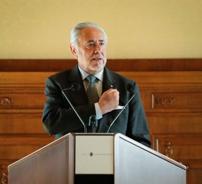 Am 8. Mai 2017 &uuml;berreichte Reinhold Hohengartner das Goldene Ehrenzeichen f&uuml;r Verdienste um die Republik &Ouml;sterreich an Gerhard Ederndorfer (im Bild).