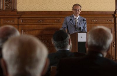 Am 7. Juni 2017 &uuml;berreichte Reinhold Hohengartner die Urkunde, mit der Fritz Rubin-Bittmann der Berufstitel Professor verliehen wurde. Im Bild der Laudator Josef Neumayr.