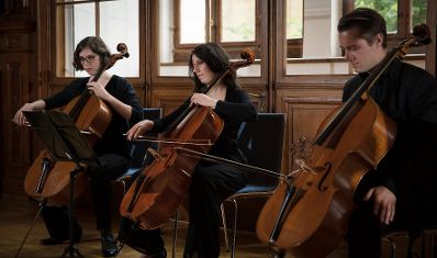 Am 7. Juni 2017 &uuml;berreichte Reinhold Hohengartner die Urkunde, mit der Fritz Rubin-Bittmann der Berufstitel Professor verliehen wurde.