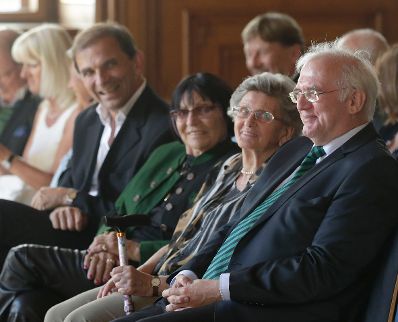 Am 14. Juni 2017 &uuml;berreichte Reinhold Hohengartner die Urkunde, mit der Erik Franz Joseph Eybl der Berufstitel Professor verliehen wurde.