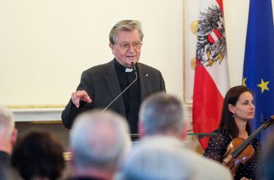 Am 14. Juni 2017 &uuml;berreichte Ministerialrat Oliver Henhapel das Gro&szlig;e Silberne Ehrenzeichen f&uuml;r Verdienste um die Republik &Ouml;sterreich an Konsistorialrat Karl R&uuml;hringer (im Bild).