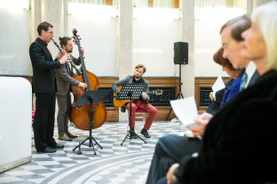 Am 9. November 2017 &uuml;berreichte Reinhold Hohengartner das Goldene Ehrenzeichen f&uuml;r Verdienste um die Republik &Ouml;sterreich an Rosemarie Benedikt.