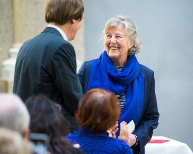 Am 9. November 2017 &uuml;berreichte Reinhold Hohengartner das Goldene Ehrenzeichen f&uuml;r Verdienste um die Republik &Ouml;sterreich an Rosemarie Benedikt (im Bild).