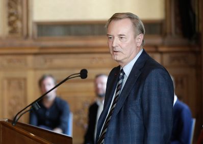 Am 3. Juli 2018 wurden die Urkunde &uuml;ber die Verleihung des Berufstitels Professorin an Brigitte Neichl und das &Ouml;sterreichische Ehrenkreuz f&uuml;r Wissenschaft und Kunst an Josef Stargl (r.) &uuml;berreicht.