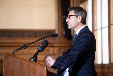 Am 4. Juli 2018 wurden das Goldene Ehrenzeichen f&uuml;r Verdienste um die Republik &Ouml;sterreich an Karl Pfeiffer und das &Ouml;sterreichische Ehrenkreuz f&uuml;r Wissenschaft und Kunst I. Klasse an Franz Oswald &uuml;berreicht. Im Bild Sektionschef J&uuml;rgen Meindl bei der Begr&uuml;&szlig;ung.