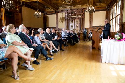Am 4. Juli 2018 wurden das Goldene Ehrenzeichen f&uuml;r Verdienste um die Republik &Ouml;sterreich an Karl Pfeiffer und das &Ouml;sterreichische Ehrenkreuz f&uuml;r Wissenschaft und Kunst I. Klasse an Franz Oswald &uuml;berreicht. Im Bild der Laudator Alfred Riedl.