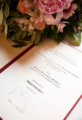 Am 12. Juli 2018 wurden die Urkunden &uuml;ber die Verleihung des Berufstitels Professorin an Brigitte Rosemarie Winkler und des Berufstitels Professor an Stefaan Missinne &uuml;berreicht.