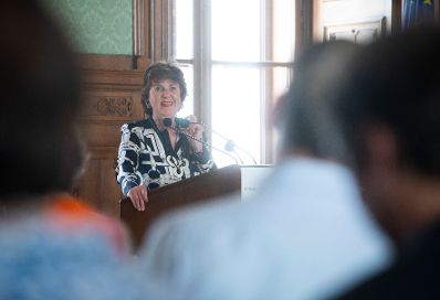 Am 12. Juli 2018 wurden die Urkunden &uuml;ber die Verleihung des Berufstitels Professorin an Brigitte Rosemarie Winkler und des Berufstitels Professor an Stefaan Missinne &uuml;berreicht. Im Bild die Laudatorin Helga Rabl-Stadler.