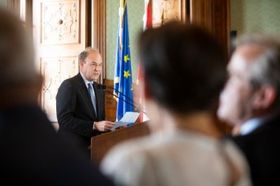 Am 12. Juli 2018 wurden die Urkunden &uuml;ber die Verleihung des Berufstitels Professorin an Brigitte Rosemarie Winkler und des Berufstitels Professor an Stefaan Missinne &uuml;berreicht. Im Bild der Laudator Willem Van de Voorde.