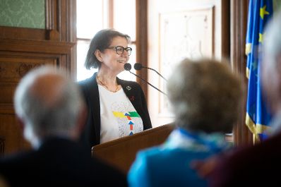 Am 12. Juli 2018 wurden die Urkunden &uuml;ber die Verleihung des Berufstitels Professorin an Brigitte Rosemarie Winkler (im Bild) und des Berufstitels Professor an Stefaan Missinne &uuml;berreicht.