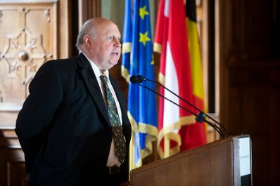 Am 12. Juli 2018 wurden die Urkunden &uuml;ber die Verleihung des Berufstitels Professorin an Brigitte Rosemarie Winkler und des Berufstitels Professor an Stefaan Missinne (im Bild) &uuml;berreicht.