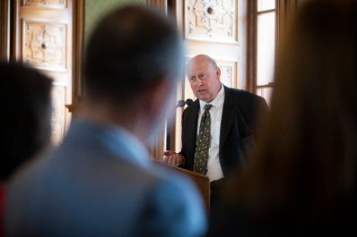 Am 12. Juli 2018 wurden die Urkunden &uuml;ber die Verleihung des Berufstitels Professorin an Brigitte Rosemarie Winkler und des Berufstitels Professor an Stefaan Missinne (im Bild) &uuml;berreicht.