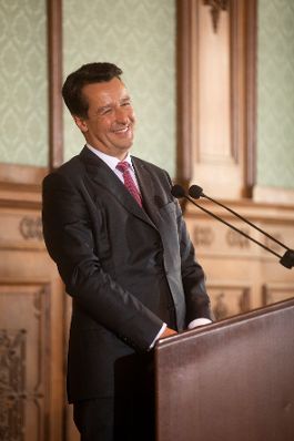 Am 22. Oktober 2018 &uuml;berreichte Sektionschef J&uuml;rgen Meindl das &Ouml;sterreichische Ehrenkreuz f&uuml;r Wissenschaft und Kunst an Thomas D&auml;nemark (im Bild).