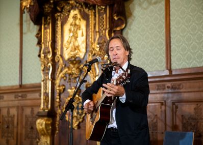 Am 22. Oktober 2018 &uuml;berreichte Reinhold Hohengartner das &Ouml;sterreichische Ehrenkreuz f&uuml;r Wissenschaft und Kunst an Hubert Waldner (im Bild).