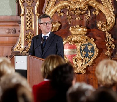 Am 23. Oktober 2018 wurden die Urkunden &uuml;ber die Verleihung des Berufstitels Professorin an Mechthild Bartolomey und des Berufstitels Professor an Walter Kob&eacute;ra &uuml;berreicht. Im Bild Sektionschef J&uuml;rgen Meindl.