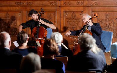 Am 23. Oktober 2018 wurden die Urkunden &uuml;ber die Verleihung des Berufstitels Professorin an Mechthild Bartolomey und des Berufstitels Professor an Walter Kob&eacute;ra &uuml;berreicht.