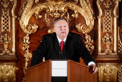 Am 23. Oktober 2018 &uuml;berreichte Ministerialrat Reinhold Hohengartner (im Bild) das Goldene Ehrenzeichen f&uuml;r Verdienste um die Republik &Ouml;sterreich an Gerhard Hermanky und Karl Novak.