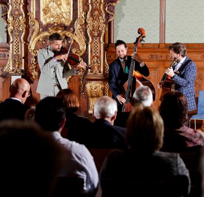 Am 23. Oktober 2018 &uuml;berreichte Ministerialrat Reinhold Hohengartner das Goldene Ehrenzeichen f&uuml;r Verdienste um die Republik &Ouml;sterreich an Gerhard Hermanky und Karl Novak.