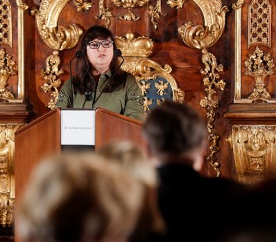Am 23. Oktober 2018 &uuml;berreichte Ministerialrat Reinhold Hohengartner das Goldene Ehrenzeichen f&uuml;r Verdienste um die Republik &Ouml;sterreich an Gerhard Hermanky und Karl Novak. Im Bild die Laudatorin Berthild Zierl.