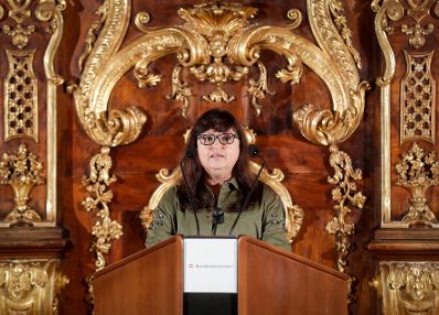 Am 23. Oktober 2018 &uuml;berreichte Ministerialrat Reinhold Hohengartner das Goldene Ehrenzeichen f&uuml;r Verdienste um die Republik &Ouml;sterreich an Gerhard Hermanky und Karl Novak. Im Bild die Laudatorin Berthild Zierl.