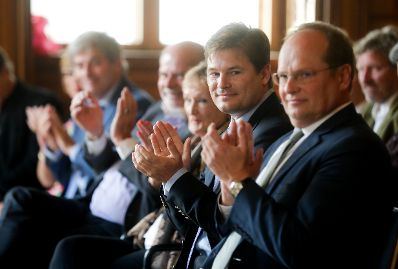 Am 7. November 2018 &uuml;berreichte Christian Kircher das &Ouml;sterreichische Ehrenkreuz f&uuml;r Wissenschaft und Kunst I. Klasse an Gregor Hatala.