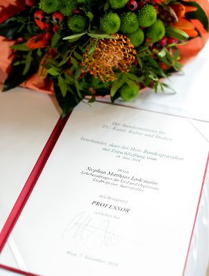 Am 7. November 2018 &uuml;berreichte Sektionschef J&uuml;rgen Meindl das Gro&szlig;e Ehrenzeichen f&uuml;r Verdienste um die Republik &Ouml;sterreich an Karin Kathrein und die Urkunde &uuml;ber die Verleihung des Berufstitels Professor an Stephan-Matthias Lademann.
