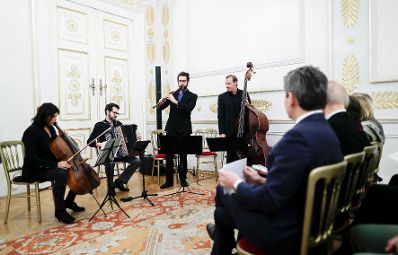 Am 22. November 2018 verlieh Sektionschef J&uuml;rgen Meindl den &Ouml;sterreichischen Staatspreis f&uuml;r Kulturpublizistik an Martin Pollack.