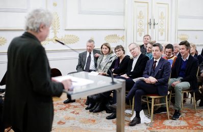 Am 22. November 2018 verlieh Sektionschef J&uuml;rgen Meindl den &Ouml;sterreichischen Staatspreis f&uuml;r Kulturpublizistik an Martin Pollack. Im Bild der Laudator Karl Markus Gau&szlig; (l.).