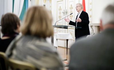 Am 22. November 2018 verlieh Sektionschef J&uuml;rgen Meindl den &Ouml;sterreichischen Staatspreis f&uuml;r Kulturpublizistik an Martin Pollack (im Bild).