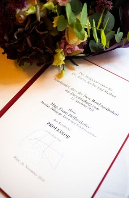 Am 26. November 2018 &uuml;berreichte Reinhold Hohengartner die Urkunden &uuml;ber die Verleihung des Berufstitels Professorin an Gertrude Kisser und des Berufstitels Professor an Franz Helfersdorfer.