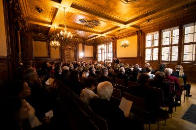 Am 26. November 2018 &uuml;berreichte Reinhold Hohengartner die Urkunden &uuml;ber die Verleihung des Berufstitels Professorin an Gertrude Kisser und des Berufstitels Professor an Franz Helfersdorfer.