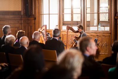 Am 26. November 2018 &uuml;berreichte Reinhold Hohengartner die Urkunden &uuml;ber die Verleihung des Berufstitels Professorin an Gertrude Kisser und des Berufstitels Professor an Franz Helfersdorfer.
