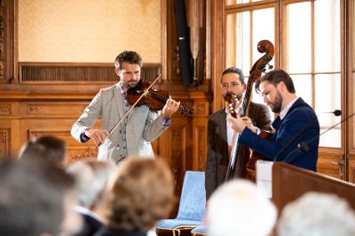 Am 3. Dezember 2018 wurden die Goldenen Ehrenzeichen f&uuml;r Verdienste um die Republik &Ouml;sterreich an Gerhard Heinz und Helmut Steubl &uuml;berreicht.