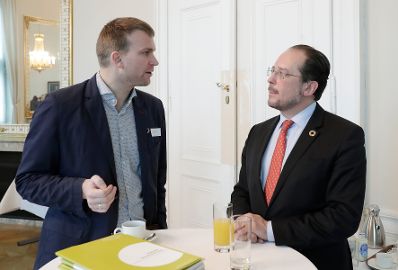 Am 3. Dezember 2018 fand die Veranstaltung &quot;Generation 2030: Together for a Good Life for Everyone&quot; im Bundeskanzleramt statt. Im Bild Sektionsleiter Alexander Schallenberg (r.).