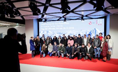 Am 19. Dezember 2018 fand eine Tag der offenen T&uuml;r im Austria Center Vienna statt zum Abschluss des EU-Ratvorsitzes. Im Bild Sch&uuml;ler bei der Besichtigung der R&auml;ume.