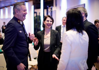 Am 19. Dezember 2018 fand eine Tag der offenen T&uuml;r im Austria Center Vienna statt zum Abschluss des EU-Ratvorsitzes. Im Bild Staatssekret&auml;rin Karoline Edtstadler (m.).