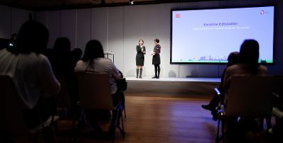 Am 19. Dezember 2018 fand eine Tag der offenen T&uuml;r im Austria Center Vienna statt zum Abschluss des EU-Ratvorsitzes. Im Bild Staatssekret&auml;rin Karoline Edtstadler (l.).