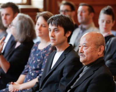 Am 11. Oktober 2019 &uuml;berreichte Sektionschef J&uuml;rgen Meindl den &Ouml;sterreichischen Staatspreis f&uuml;r k&uuml;nstlerische Fotografie an Seiichi Furuya (r.).