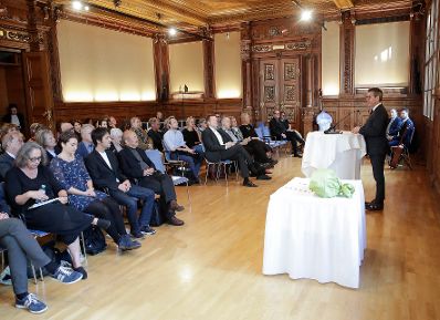Am 11. Oktober 2019 &uuml;berreichte Sektionschef J&uuml;rgen Meindl den &Ouml;sterreichischen Staatspreis f&uuml;r k&uuml;nstlerische Fotografie an Seiichi Furuya.